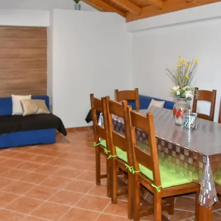 Holiday home Pet Friendly In With Kitchen