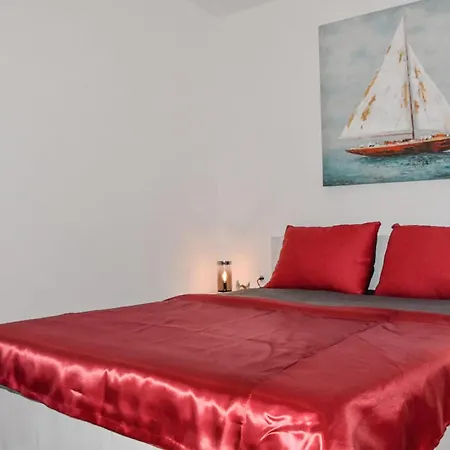 Pet Friendly In With Kitchen Holiday home *
