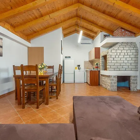 Pet Friendly In With Kitchen Holiday home *